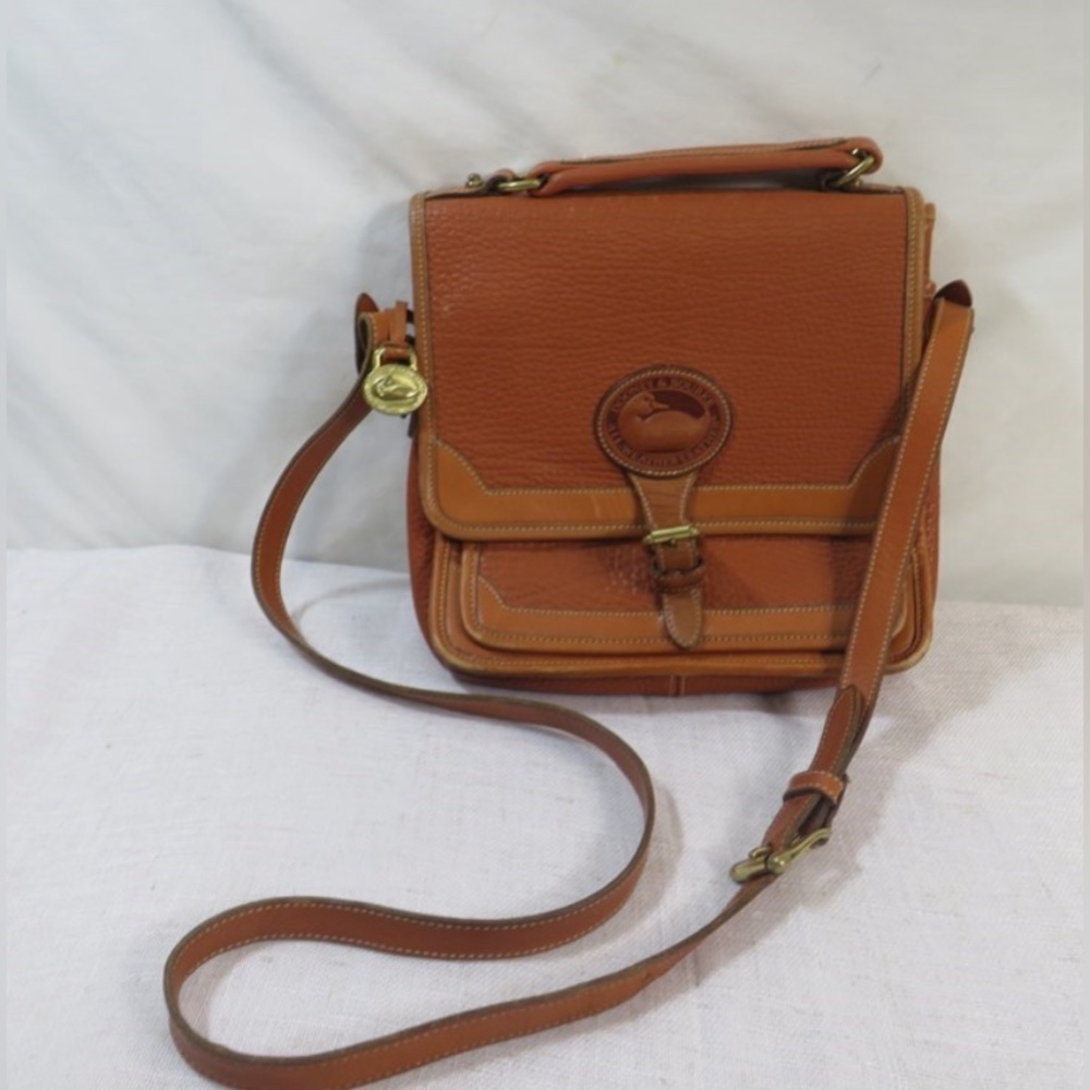 Dooney & Bourke Leather Cross Body (9.5"x9"x3")